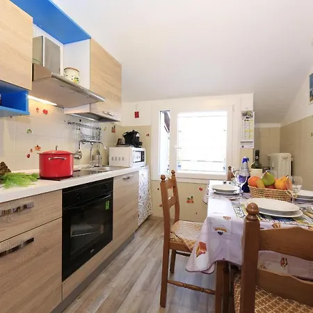 Sleeps 4 Desenzano del Garda