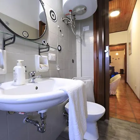 Sleeps 4 Desenzano del Garda